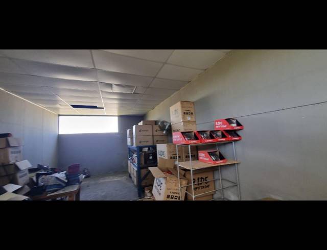 180M² WAREHOUSE TO LET IN AUREUS